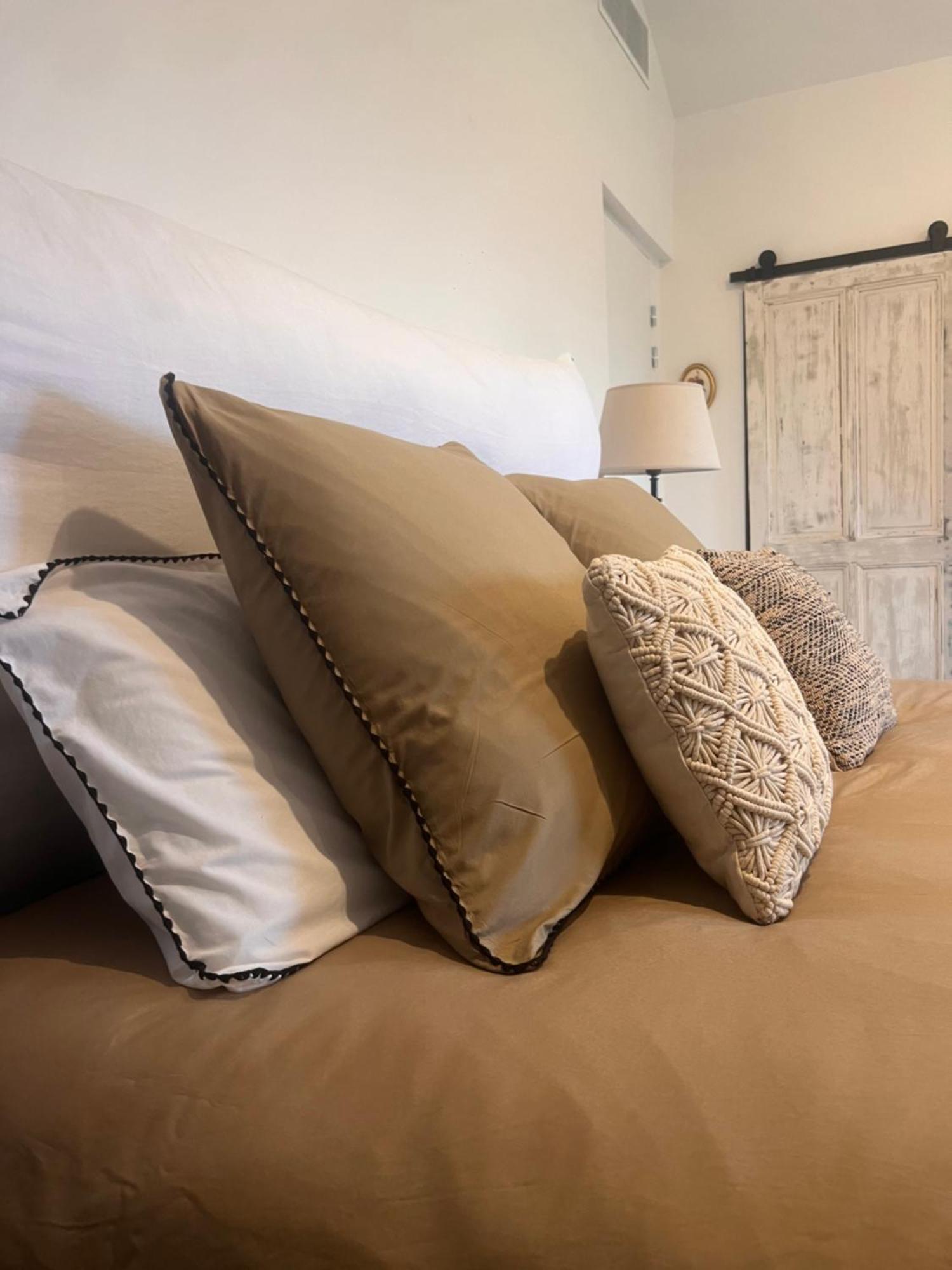 Bed and Breakfast Au Pre De Karine Cuneges Екстер'єр фото